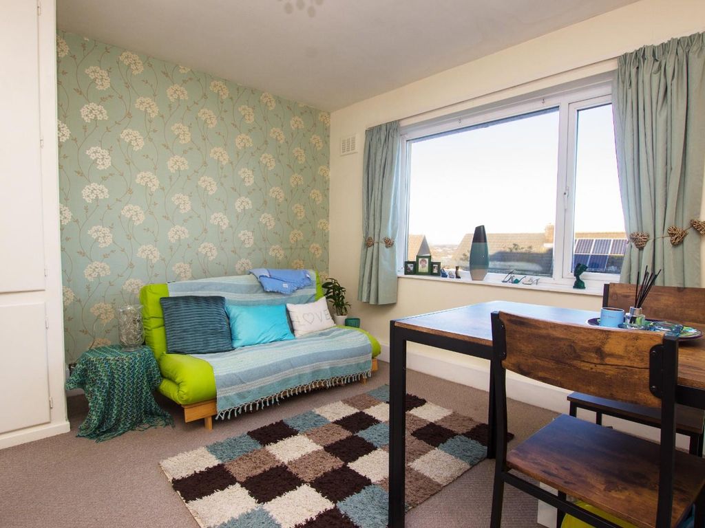 2 bed flat for sale in Douglas Grove, Darwen BB3, £72,500