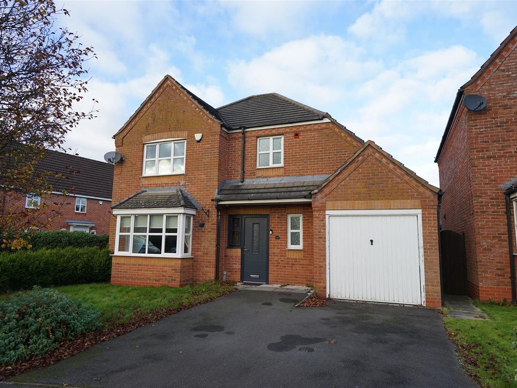 4 bed detached house for sale in Forest Drive, Westhoughton, Bolton BL5, £390,000