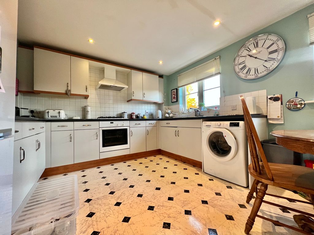 4 bed terraced house for sale in Oake Woods, Gillingham SP8, £280,000