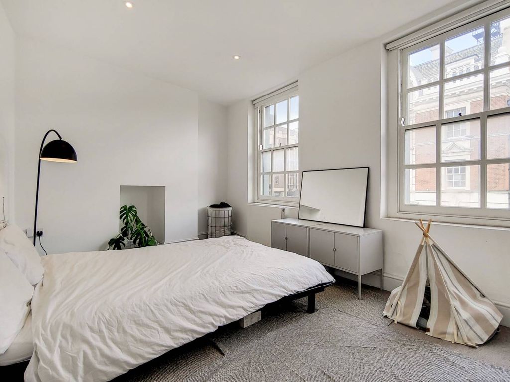 2 bed flat to rent in Kings Cross Road, King