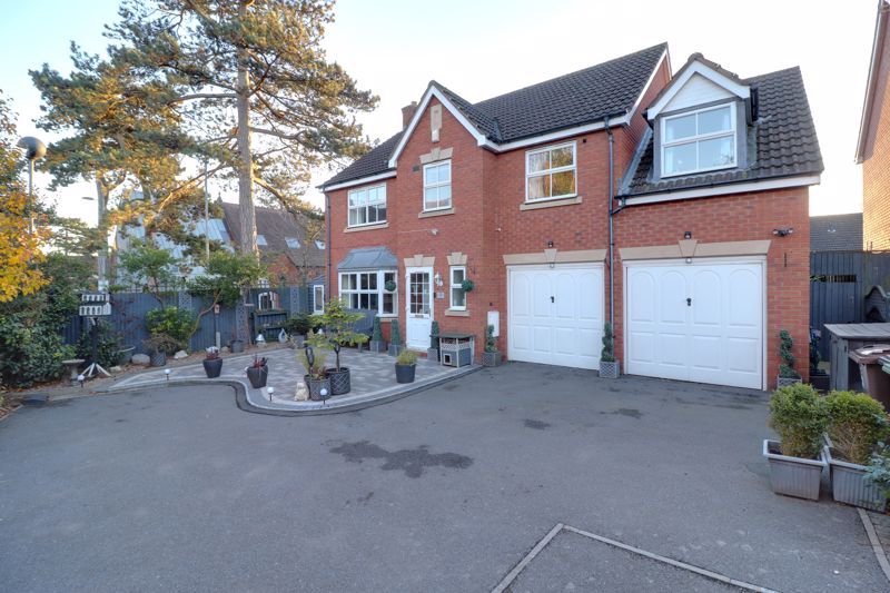 5 bed detached house for sale in Byford Way, Marston Green, Birmingham B37, £535,000