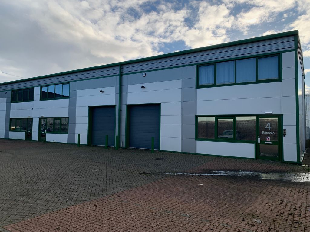 Warehouse to let in 3 & 4 Routeco Business Park, Bakewell Road, Orton Southgate, Peterborough PE2, £39,744 pa