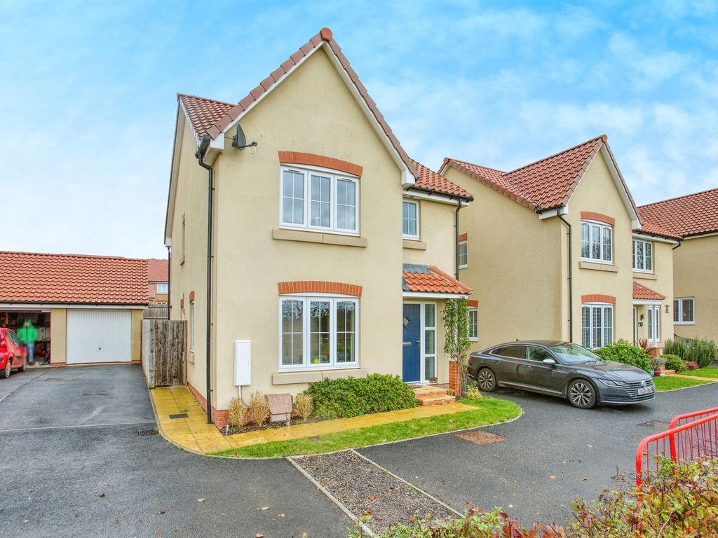 3 bed detached house for sale in Arthurs Point Drive, Wells BA5, £292,500
