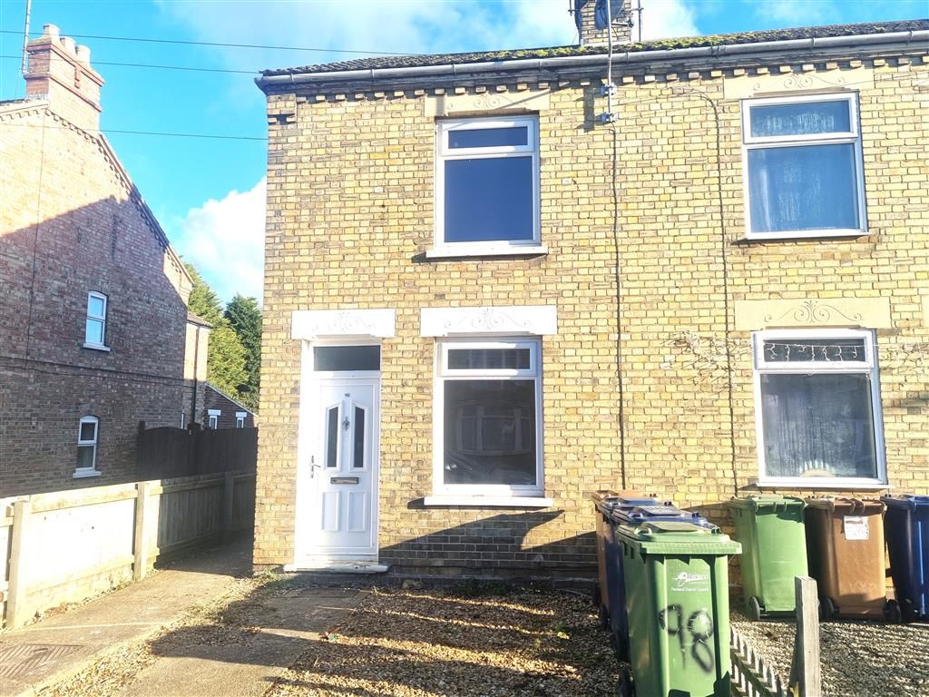 2 bed end terrace house to rent in Osborne Road, Wisbech PE13, £800 pcm