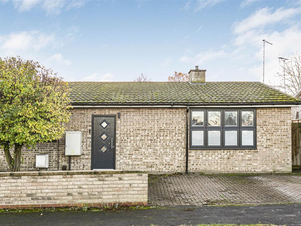 3 bed semi-detached bungalow for sale in Rectory Road, Duxford, Cambridge CB22, £420,000