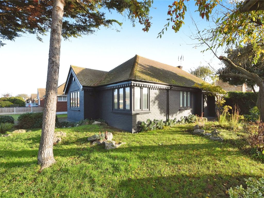 3 bed bungalow for sale in Marcus Avenue, Thorpe Bay, Essex SS1, £650,000