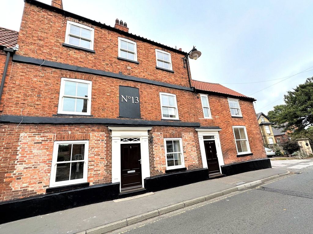 1 bed terraced house to rent in Eastgate, Sleaford, Lincolnshire NG34, £600 pcm