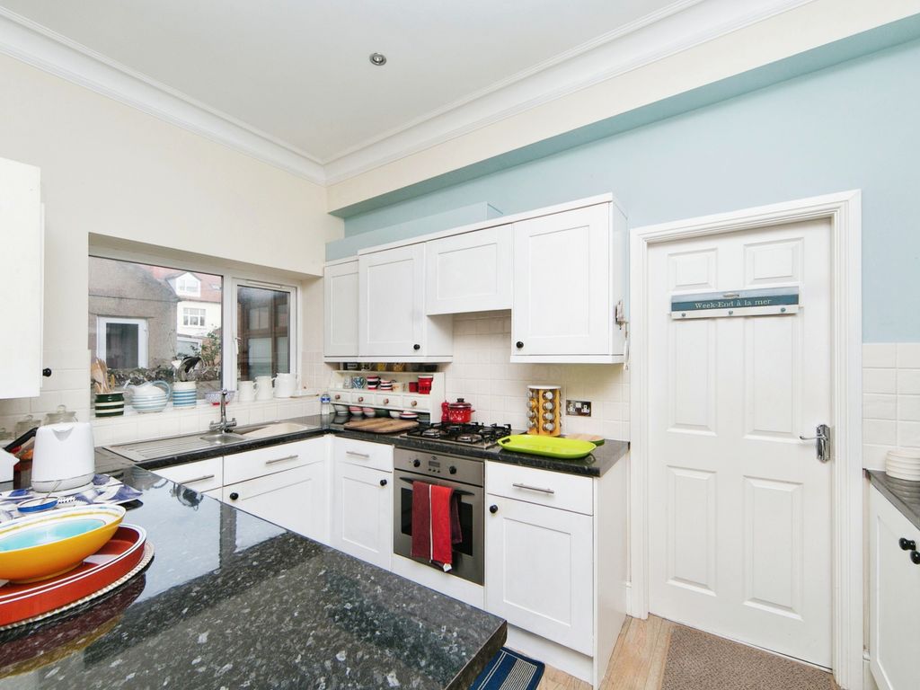 1 bed flat for sale in Mostyn Avenue, Llandudno, Conwy LL30, £125,000