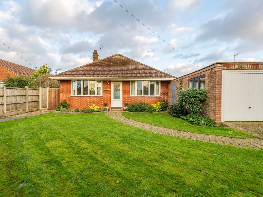 4 bed detached house for sale in Bush Road, Winterton-On-Sea NR29, £525,000