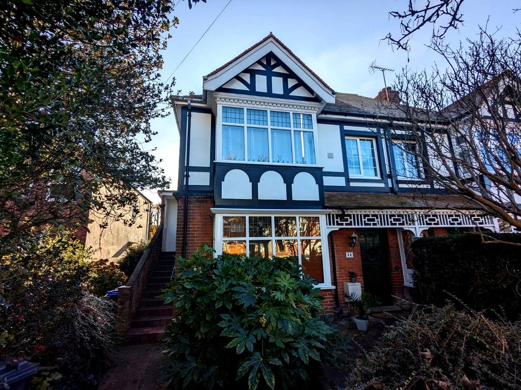 2 bed flat for sale in Boundary Road, Worthing BN11, £310,000