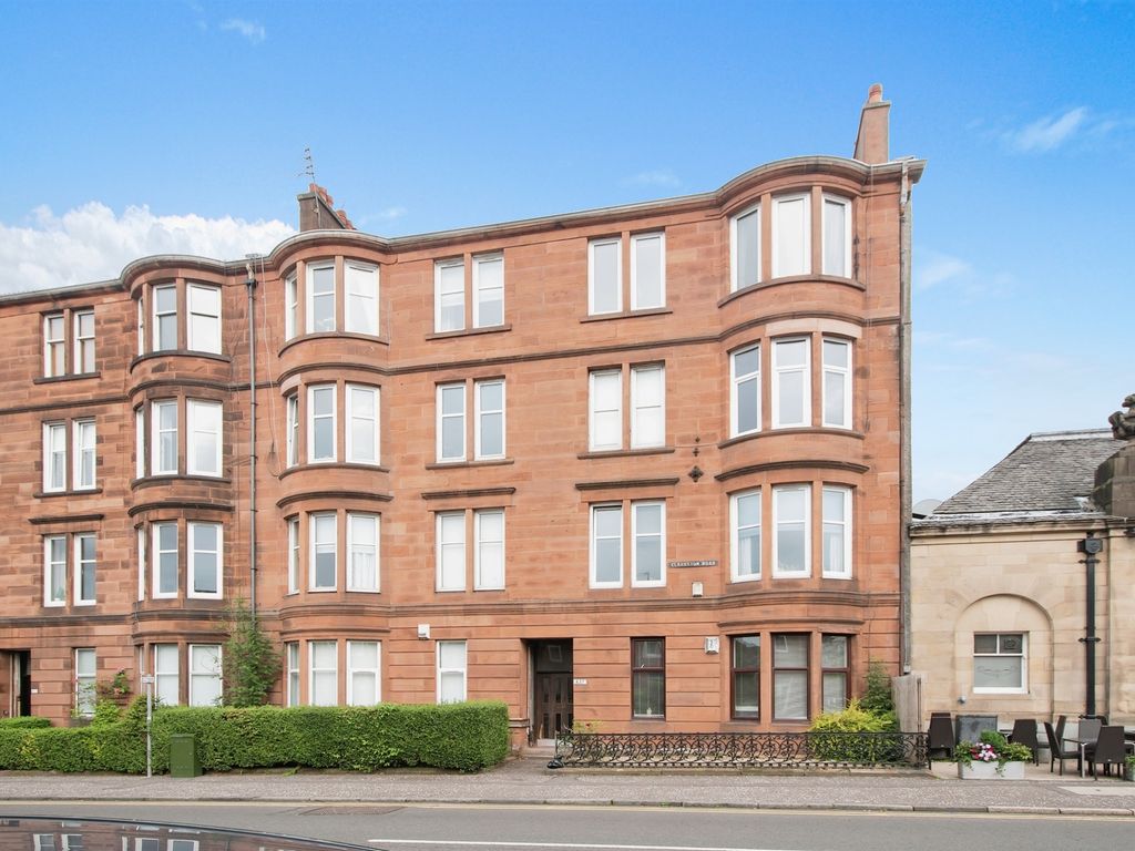 2 bed flat for sale in Clarkston Road, Glasgow G44, £180,000