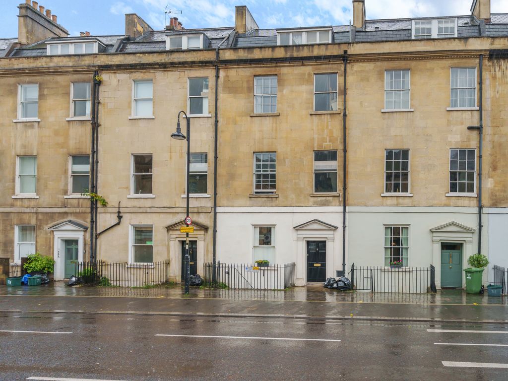 1 bed flat for sale in Walcot Terrace, Bath, Somerset BA1, £250,000