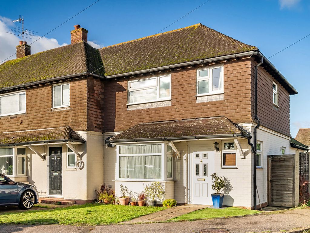 2 bed end terrace house for sale in Guildford, Surrey GU1, £390,000