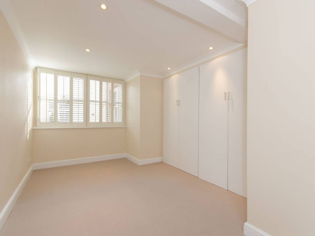 2 bed flat for sale in Barkston Gardens, South Kensington, London SW5, £1,450,000