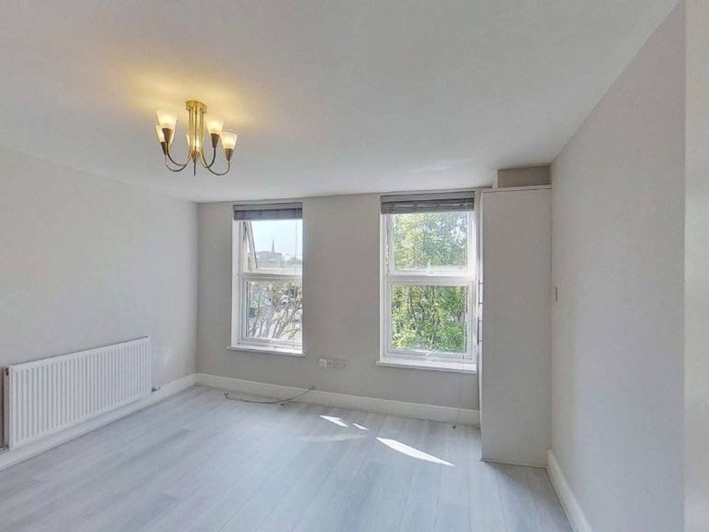 2 bed flat to rent in Commercial Road, Shadwell E1, £1,842 pcm