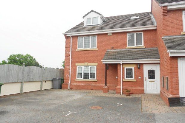 2 bed flat to rent in Stoneway Court, Wirral CH60, £895 pcm