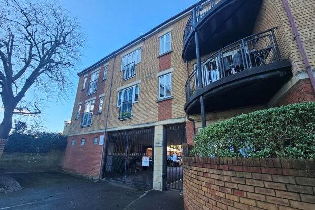 2 bed flat to rent in Magdalena Court, Bristol BS1, £1,500 pcm