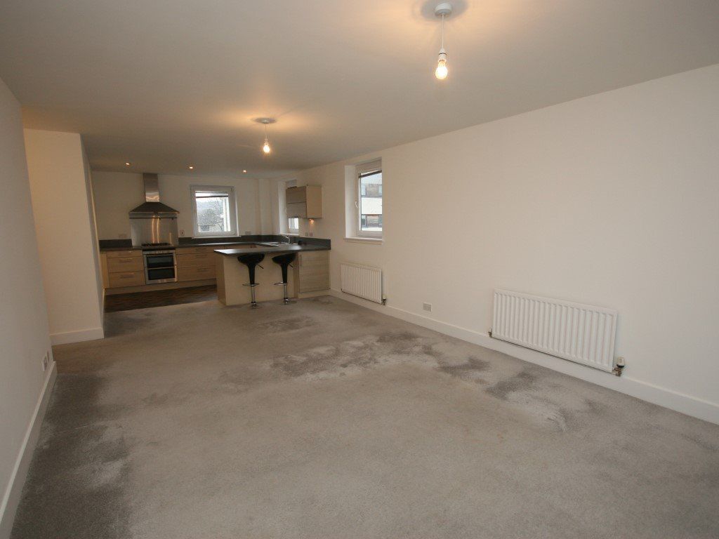 3 bed flat to rent in Burnbrae Place, East Craigs, Edinburgh EH12, £1,450 pcm