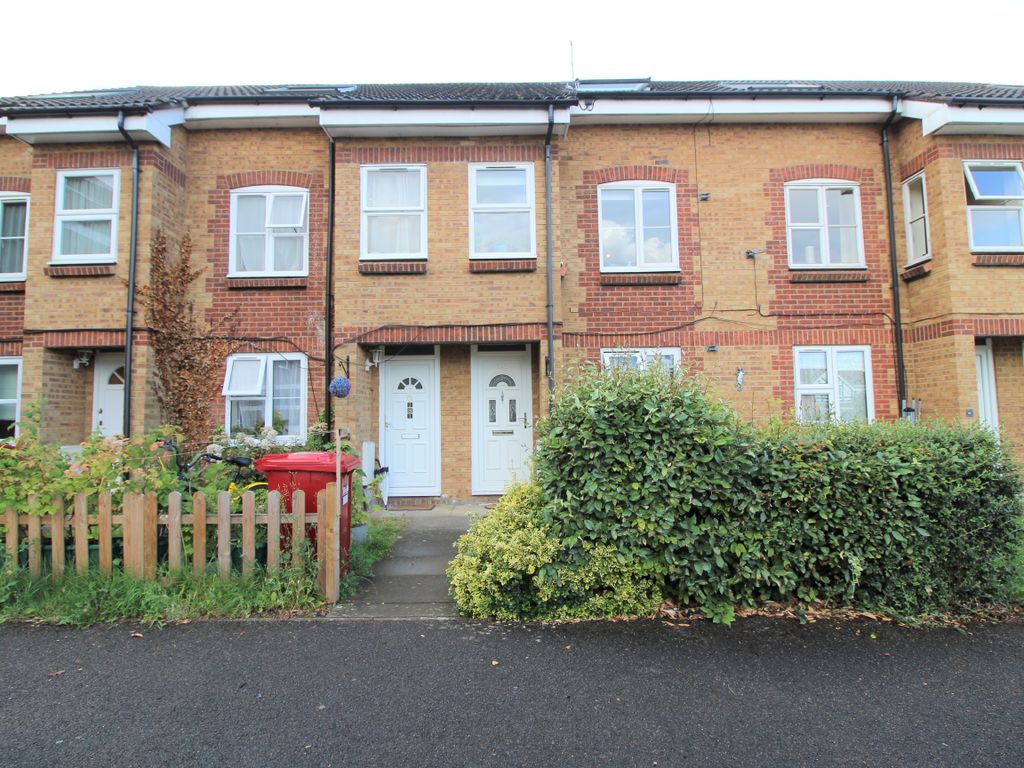 1 bed maisonette for sale in Maplin Park, Langley SL3, £210,000