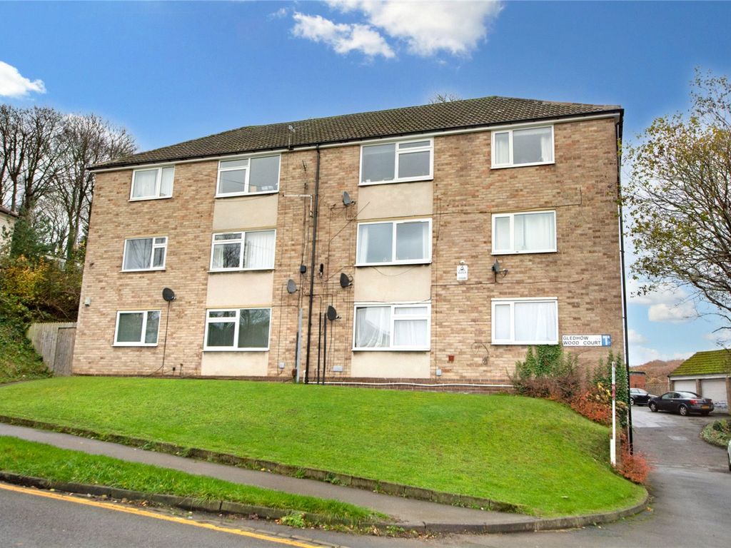 2 bed flat for sale in Gledhow Wood Court, Gledhow Wood Road, Roundhay, Leeds LS8, £145,000