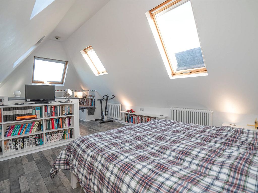 2 bed flat for sale in Archway Road, Highgate, Highgate N6, £595,000