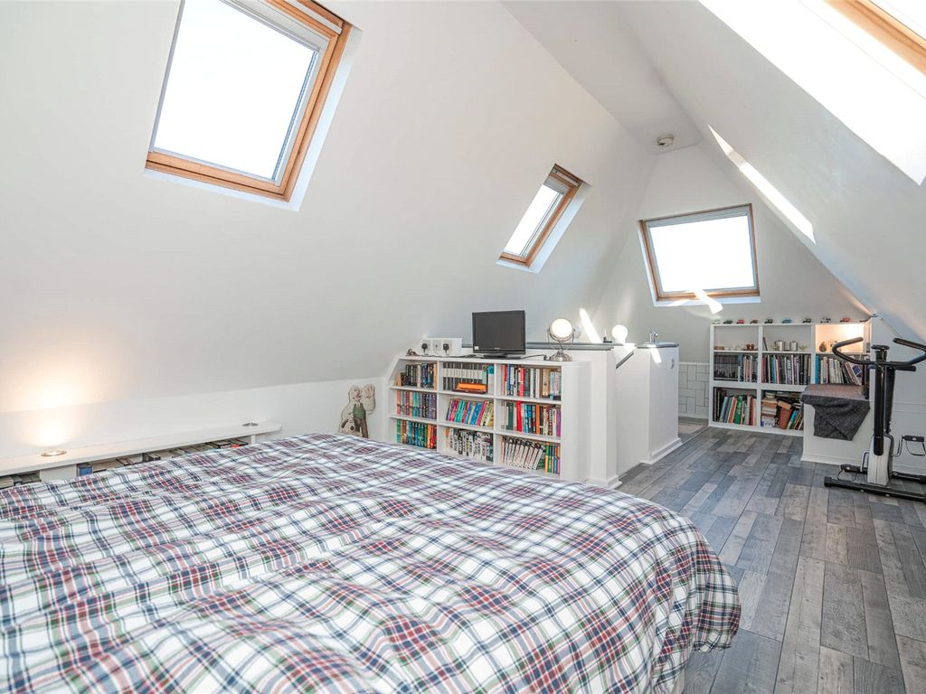 2 bed flat for sale in Archway Road, Highgate, Highgate N6, £595,000