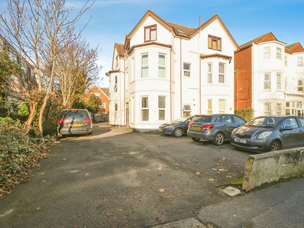 1 bed flat for sale in Florence Road, Bournemouth BH5, £135,000