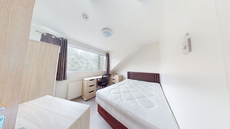 4 bed semi-detached house to rent in Eden Gardens, Burley, Leeds LS4, £438 pppm