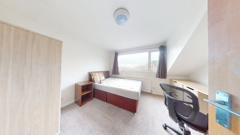 4 bed semi-detached house to rent in Eden Gardens, Burley, Leeds LS4, £438 pppm