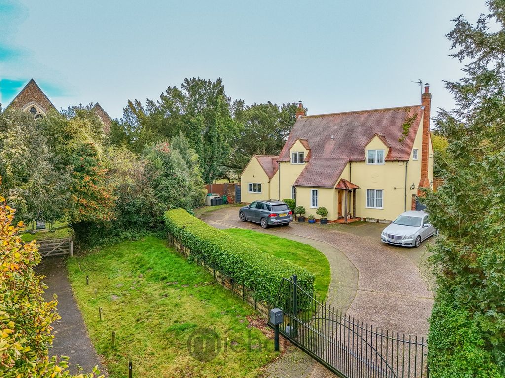 4 bed detached house for sale in School Hill, Birch, Colchester CO2, £795,000