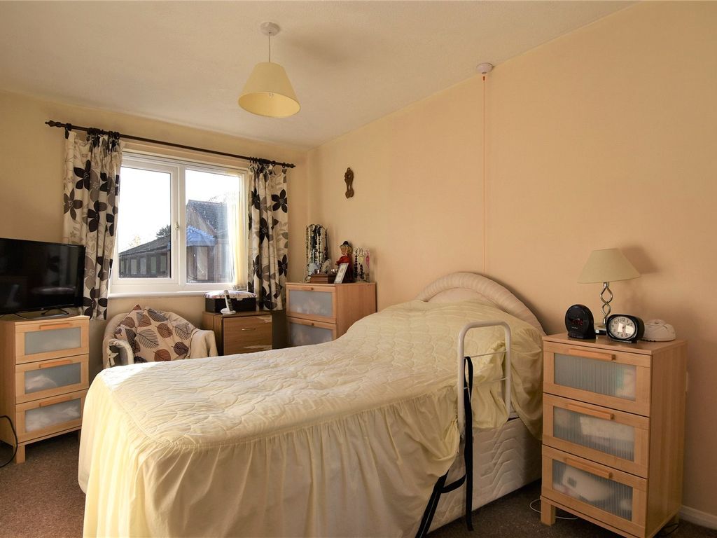 2 bed flat for sale in Northfield Road, Kings Norton, Birmingham B30, £85,000