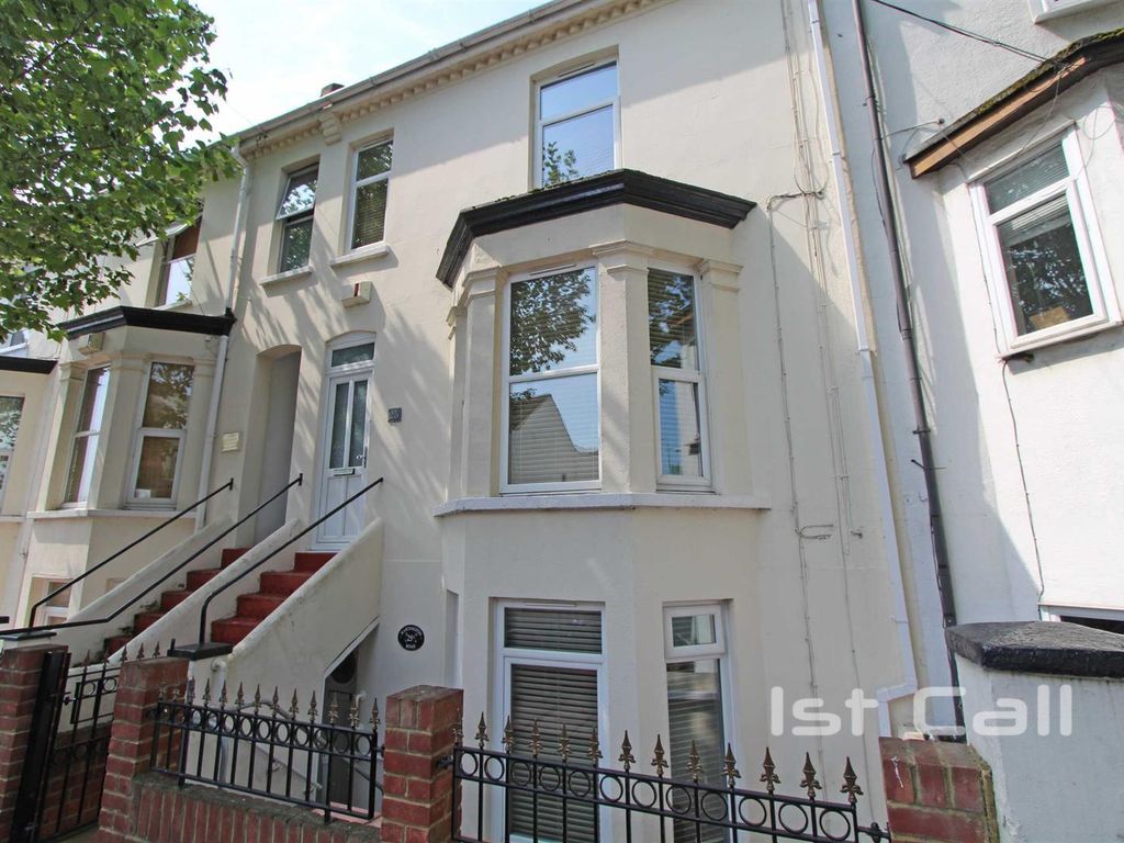 1 bed flat for sale in Hartington Road, Southend-On-Sea SS1, £170,000