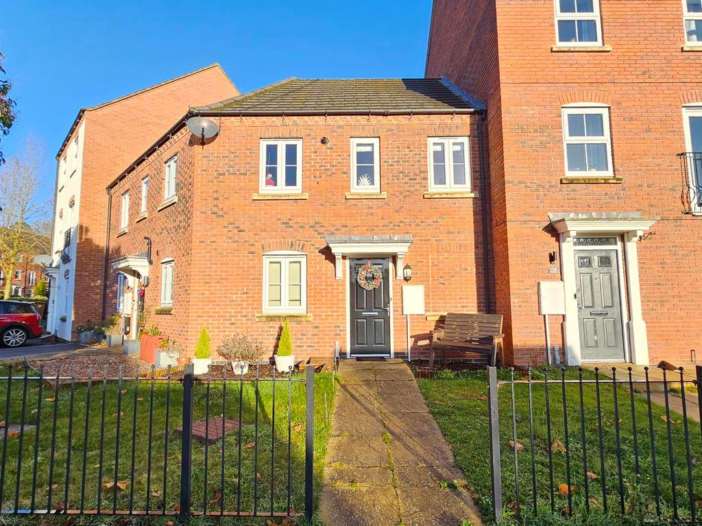 2 bed flat for sale in Pentland Drive, Greylees NG34, £62,500