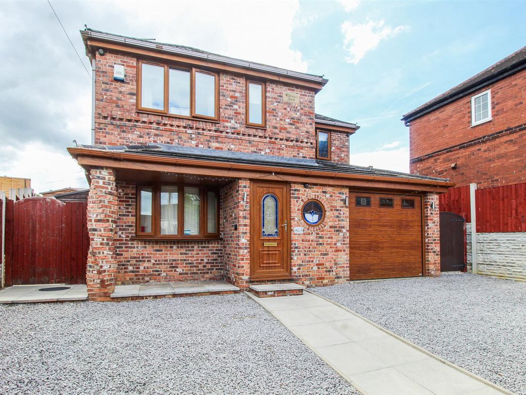 3 bed detached house for sale in Westbourne Crescent, Pontefract WF8, £284,950