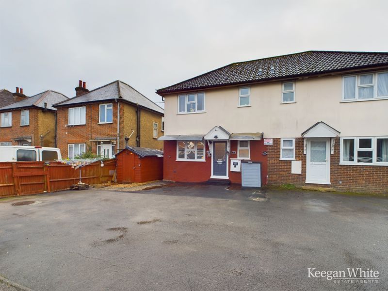1 bed maisonette for sale in Eaton Avenue, High Wycombe HP12, £175,000