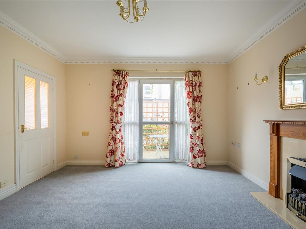 1 bed flat for sale in Back Lane, Keynsham, Bristol BS31, £200,000