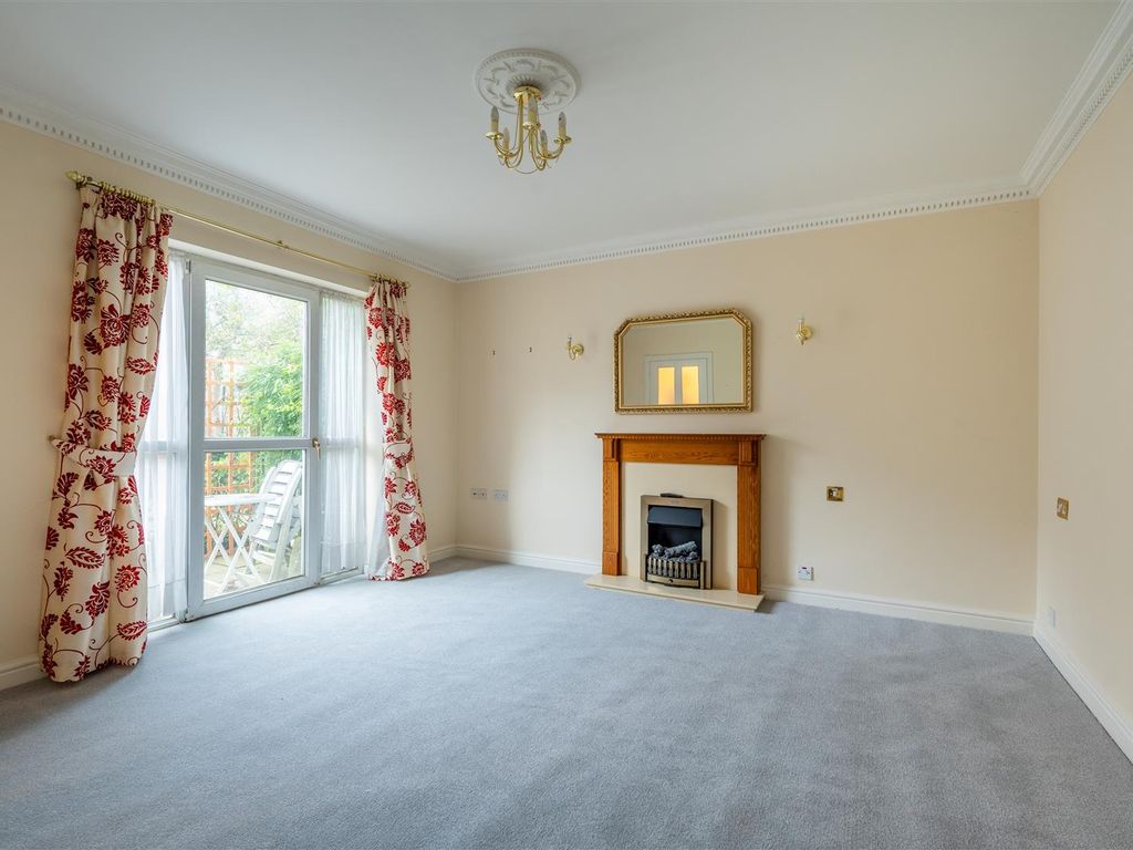 1 bed flat for sale in Back Lane, Keynsham, Bristol BS31, £200,000