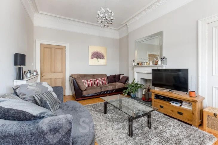 3 bed flat to rent in Perth Street, Edinburgh EH3, £2,500 pcm