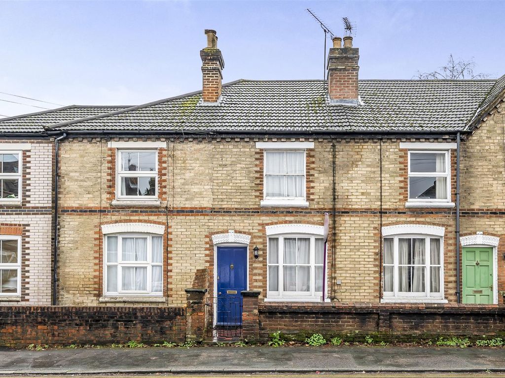 3 bed cottage for sale in Guildford Park Road, Guildford GU2, £400,000