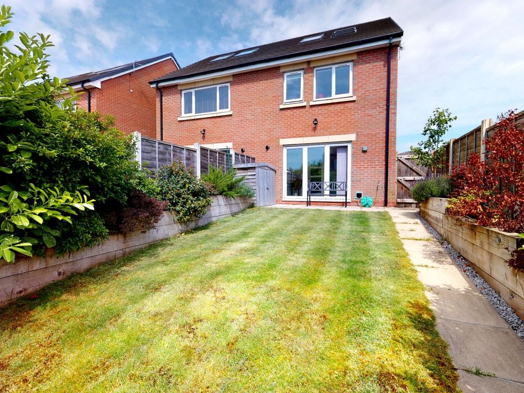 4 bed semi-detached house for sale in Wood Vale, Westhoughton BL5, £260,000