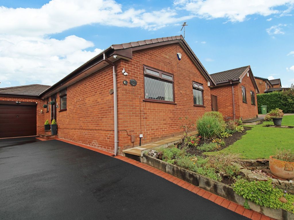 3 bed detached bungalow for sale in Broom Way, Westhoughton BL5, £325,000