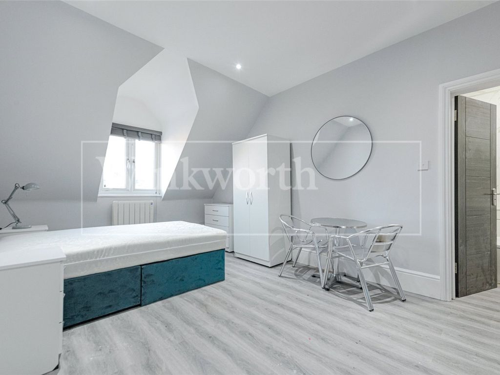 Studio to rent in High Road, London NW10, £1,295 pcm