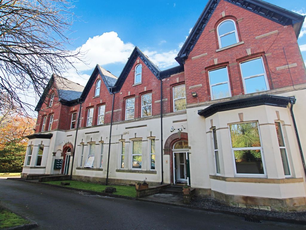 2 bed flat for sale in Neilston Rise, Bolton BL1, £150,000