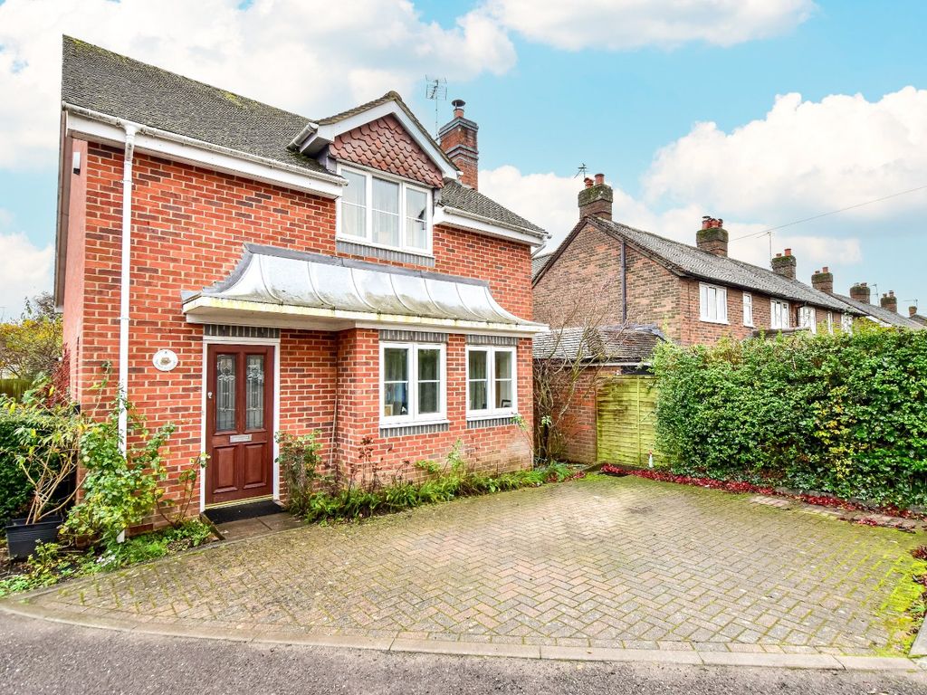 3 bed detached house for sale in Meadow Bank Close, Amersham, Bucks HP7, £785,000