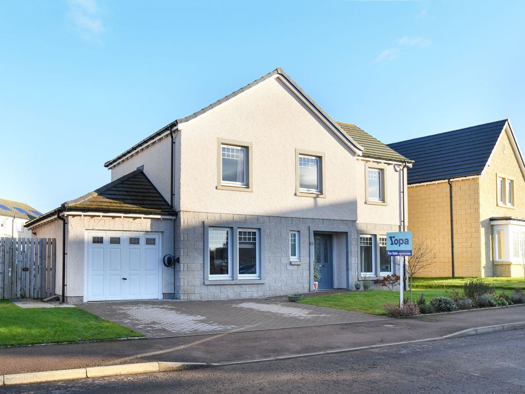 4 bed detached house for sale in Lyall Way, Laurencekirk AB30, £280,000