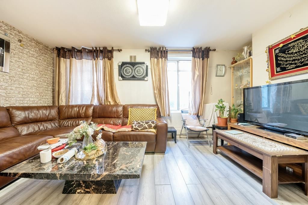 4 bed flat for sale in Walmer House, Bramley Road W10,, £730,000