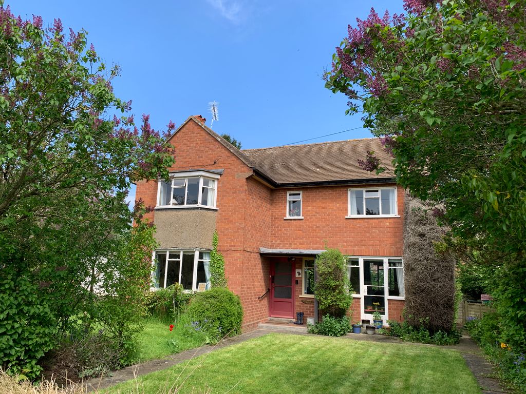 3 bed detached house for sale in Evesham Road, Salford Priors WR11, £500,000