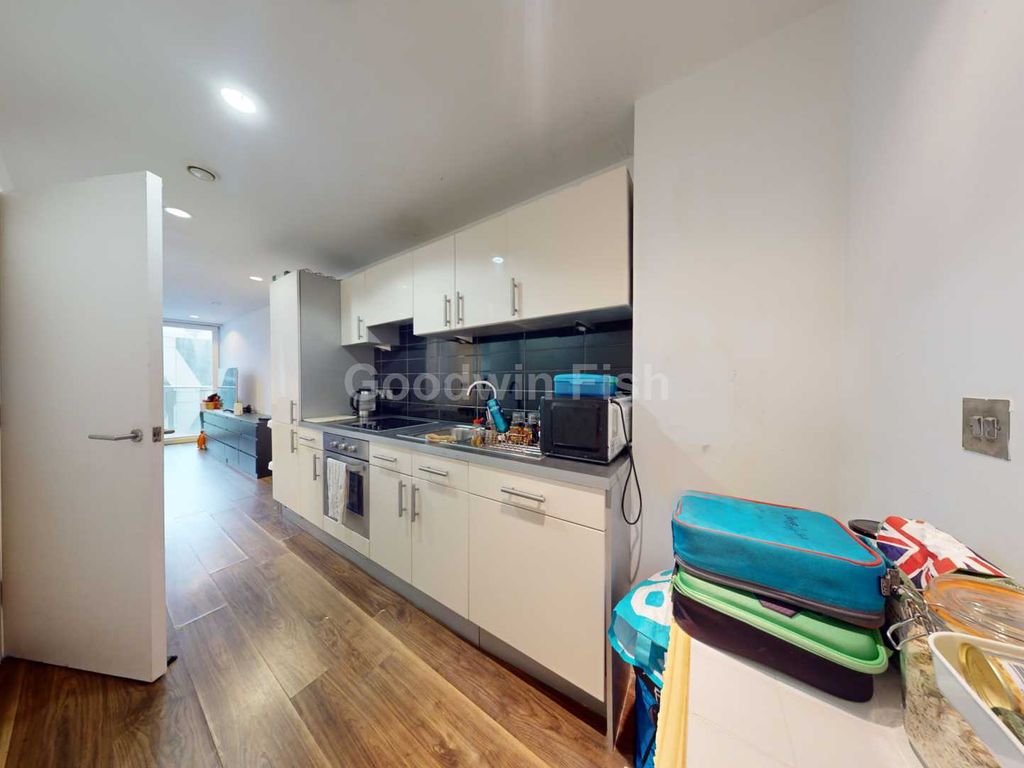 1 bed flat for sale in No. 1, Pink, Media City M50, £170,000