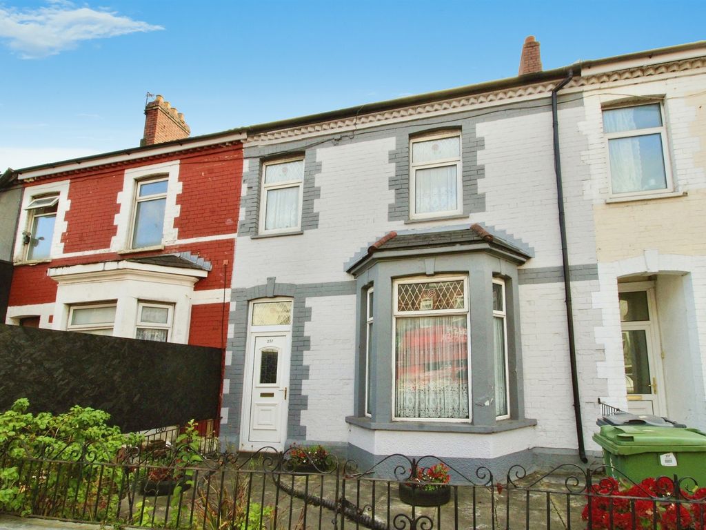 4 bed terraced house for sale in Penarth Road, Cardiff CF11, £220,000