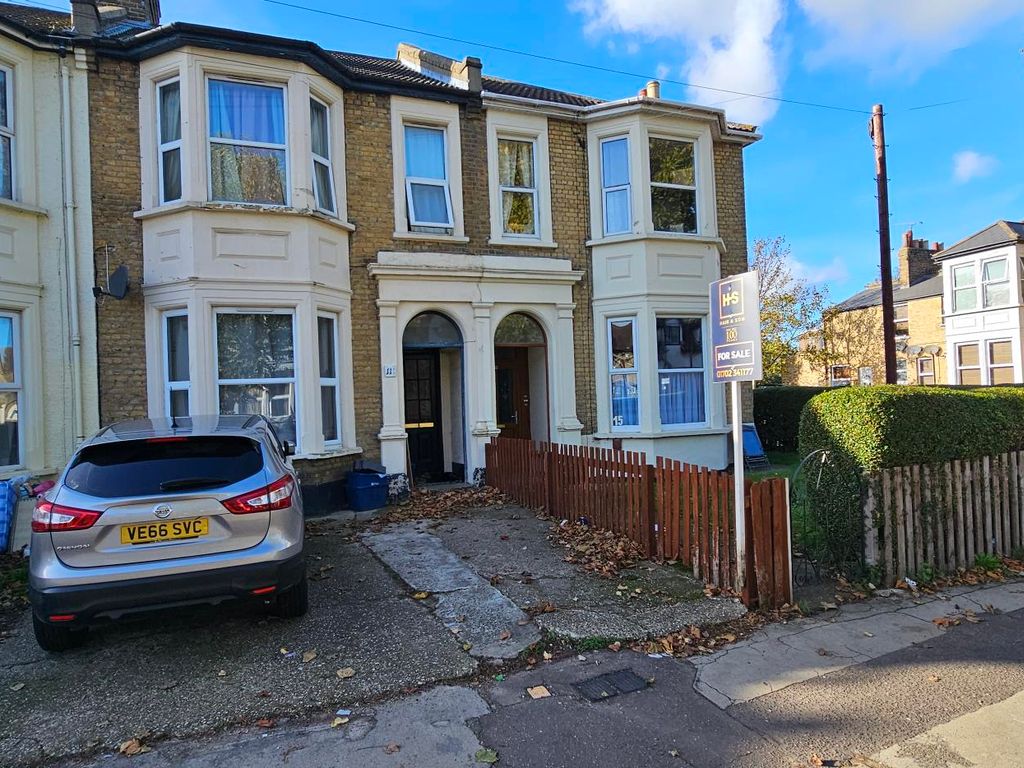 4 bed terraced house for sale in Hastings Road, Southend-On-Sea SS1, £395,000